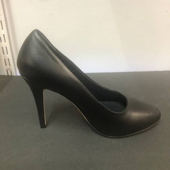 Chanel Lambskin Black Pumps size 38, 7.5 US - Picture 8 of 16